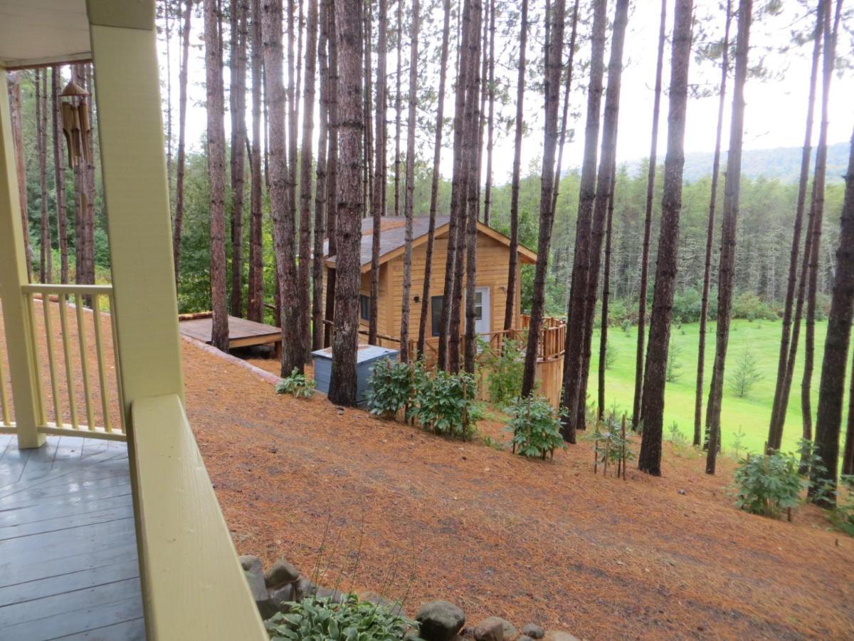La Maison Sous Les Arbres Saint Roch de Mekinac Exterior foto